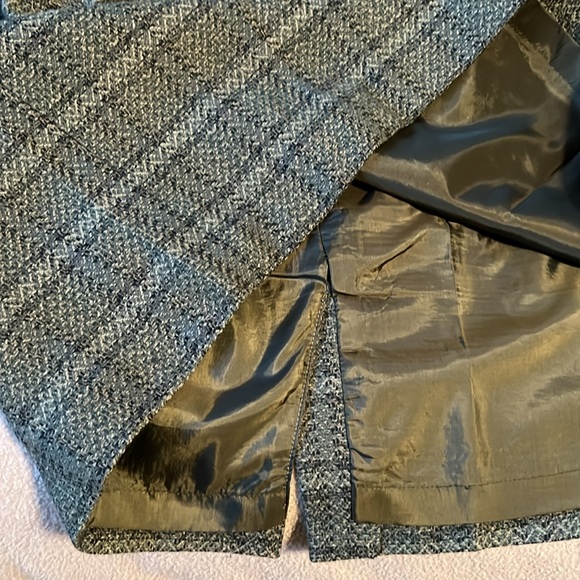 Women's 100% wool plaid Jones New York Pencil skirt, fully lined. Pristine. - Picture 6 of 8